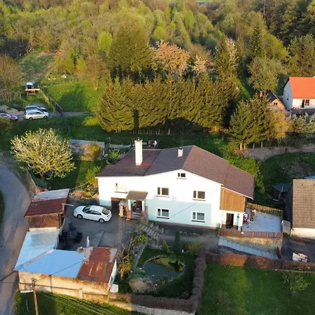Apartment Pod Hradem Choustnikovo Hradiste
